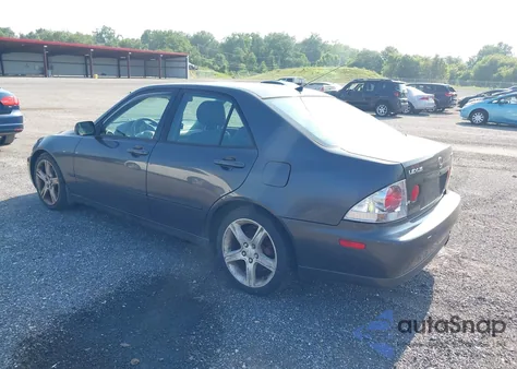 2001 Lexus Is 300 z USA, uszkodzony, nr VIN JTHBD182X10032527